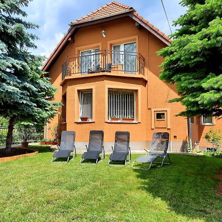 Harmonia Vendeghaz Apartment Balatonalmádi Екстериор снимка