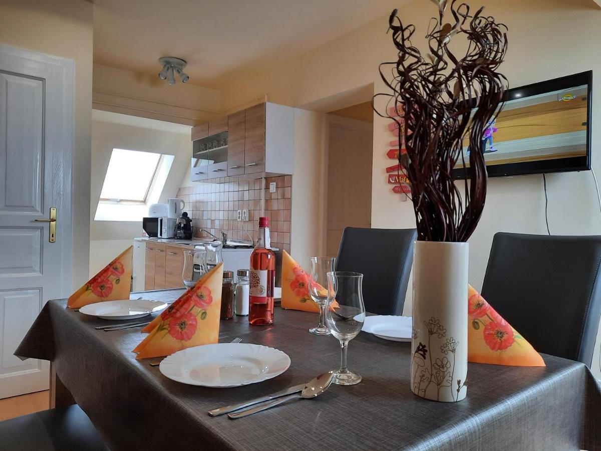 Harmonia Vendeghaz Apartment Balatonalmádi Екстериор снимка