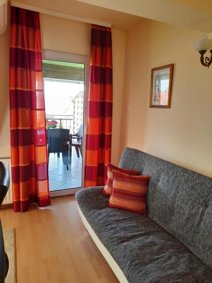 Harmonia Vendeghaz Apartment Balatonalmádi Екстериор снимка