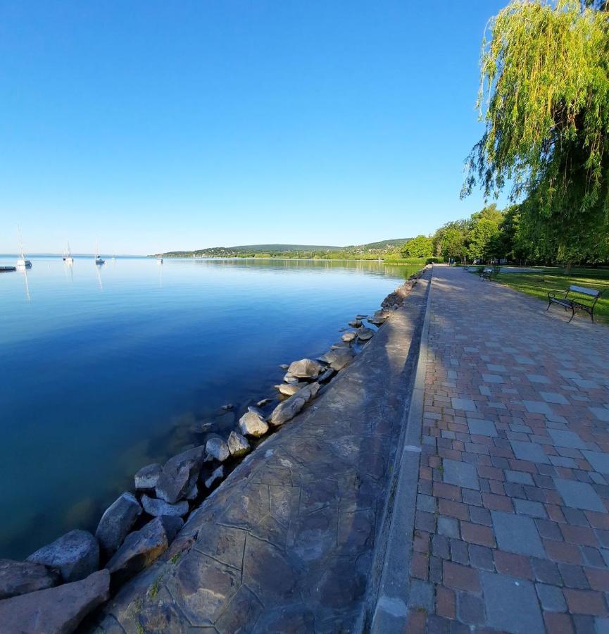 Harmonia Vendeghaz Apartment Balatonalmádi Екстериор снимка